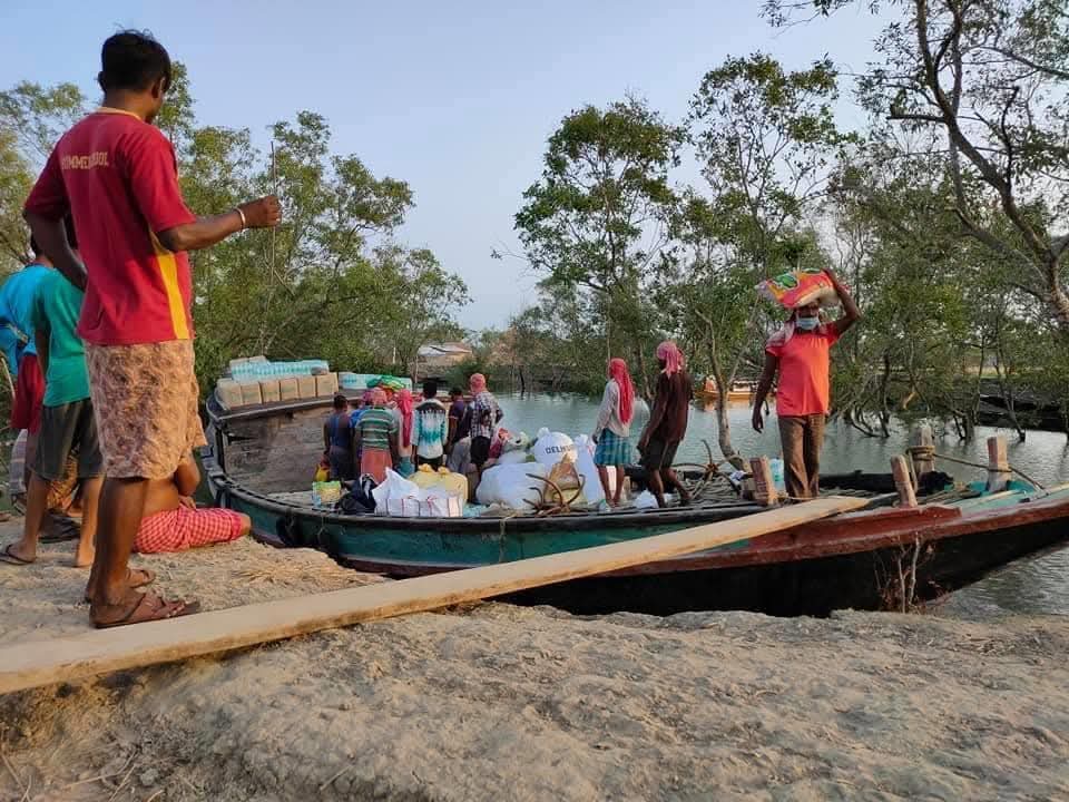 Cyclone Amphan relief — volunteers on ground